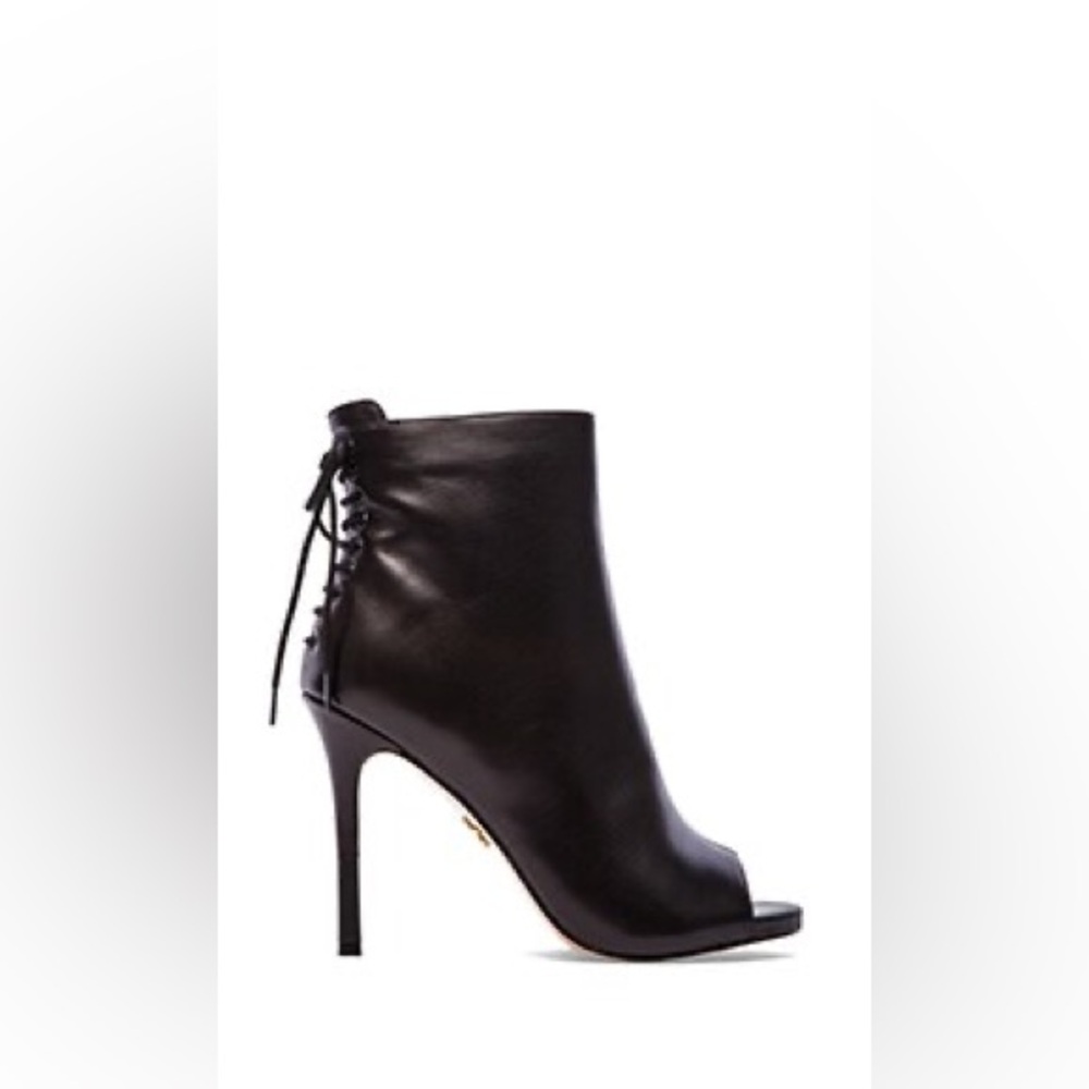 Pour La Victoire Vanya Bootie